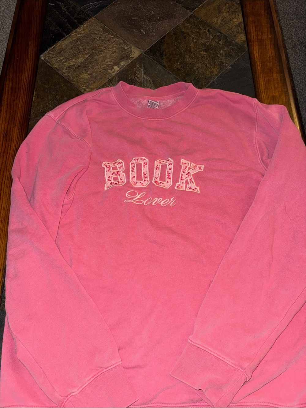Pink "Book Lover" Graphic Sweatshirt